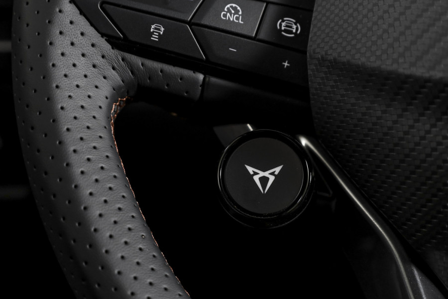 CUPRA Formentor 1.5 TSI e-Hybrid 272 PK VZ Extreme | Maxton Design | Bronze Matt | S/K-Panodak | Sennheiser | Elek. stoelen | Matrix LED | Adapt. Cruise | Stoel-+stuurverw. | Camera | NAV+App. Connect | Elek. Klep | LM 19" | 8666