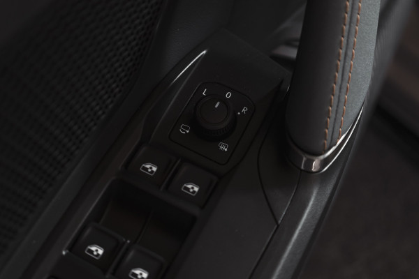 CUPRA Formentor 1.5 TSI e-Hybrid 272 PK VZ Extreme | Maxton Design | Bronze Matt | S/K-Panodak | Sennheiser | Elek. stoelen | Matrix LED | Adapt. Cruise | Stoel-+stuurverw. | Camera | NAV+App. Connect | Elek. Klep | LM 19" | 8666
