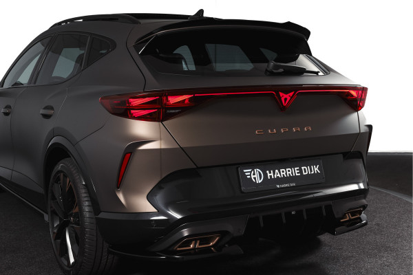 CUPRA Formentor 1.5 TSI e-Hybrid 272 PK VZ Extreme | Maxton Design | Bronze Matt | S/K-Panodak | Sennheiser | Elek. stoelen | Matrix LED | Adapt. Cruise | Stoel-+stuurverw. | Camera | NAV+App. Connect | Elek. Klep | LM 19" | 8666