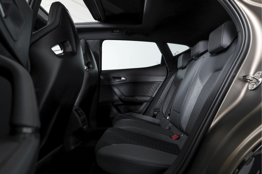 CUPRA Formentor 1.5 TSI e-Hybrid 272 PK VZ Extreme | Maxton Design | Bronze Matt | S/K-Panodak | Sennheiser | Elek. stoelen | Matrix LED | Adapt. Cruise | Stoel-+stuurverw. | Camera | NAV+App. Connect | Elek. Klep | LM 19" | 8666