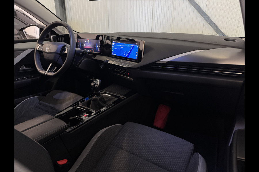Opel Astra Sports Tourer 1.2 TURBO BUSINESS EDITION CAMERA/NAVI/CARPLAY