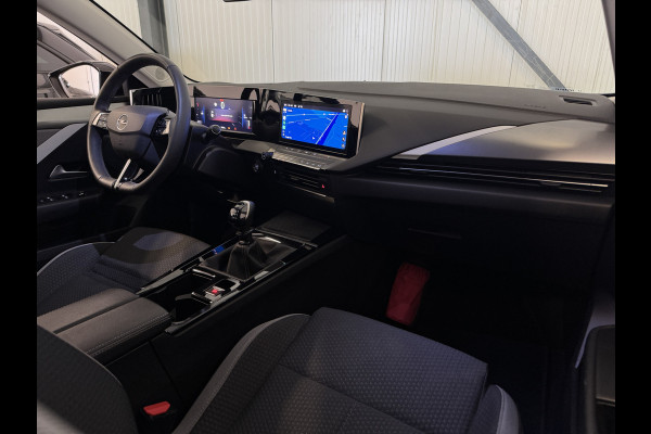Opel Astra Sports Tourer 1.2 TURBO BUSINESS EDITION CAMERA/NAVI/CARPLAY