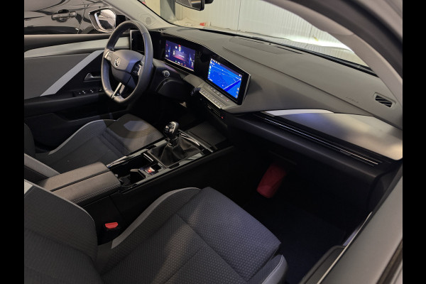 Opel Astra Sports Tourer 1.2 TURBO BUSINESS EDITION CAMERA/NAVI/CARPLAY
