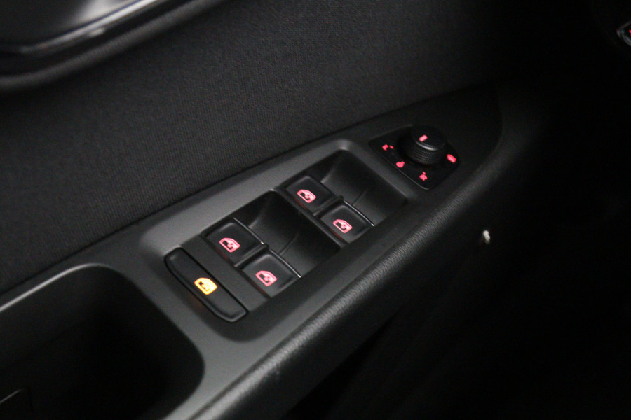 Seat Leon ST 2.0 TSI 190 PK Automaat FR Business Intense, Carplay, Panoramadak, Camera