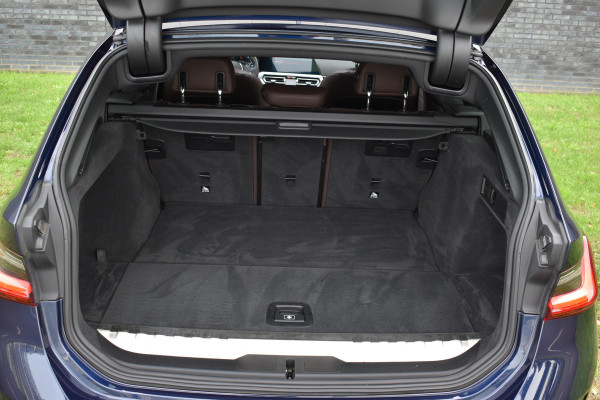 BMW 3 Serie Touring 330e Business Edition Plus Plugin-hybride Pano Leder