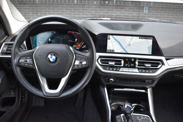 BMW 3 Serie Touring 330i High Executive Aut. | Sfeerverl | Stoelverwarming | Navi | Deal. OH
