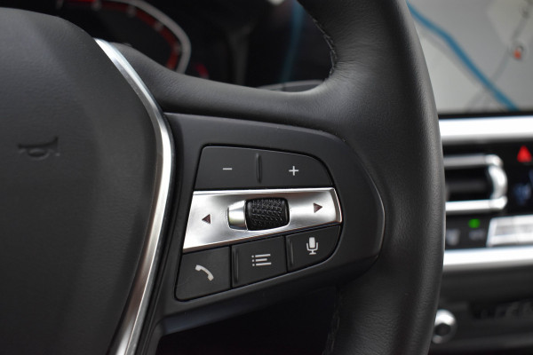 BMW 3 Serie Touring 330i High Executive Aut. | Sfeerverl | Stoelverwarming | Navi | Deal. OH