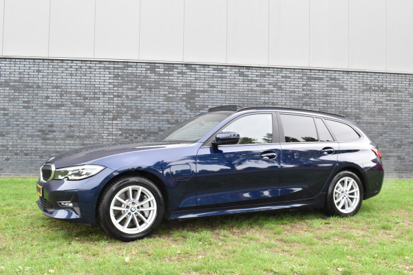BMW 3 Serie Touring 330e Business Edition Plus Plugin-hybride Pano Leder