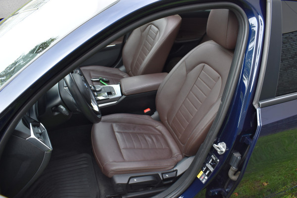 BMW 3 Serie Touring 330e Business Edition Plus Plugin-hybride Pano Leder