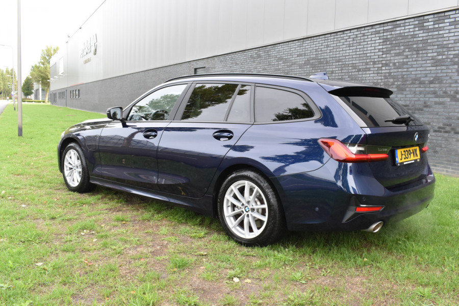 BMW 3 Serie Touring 330e Business Edition Plus Plugin-hybride Pano Leder