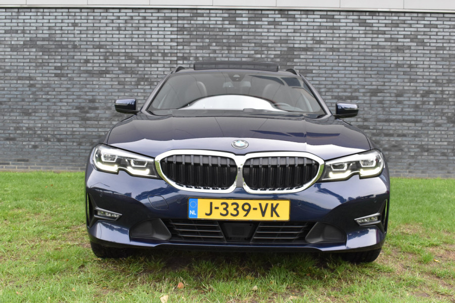 BMW 3 Serie Touring 330e Business Edition Plus Plugin-hybride Pano Leder