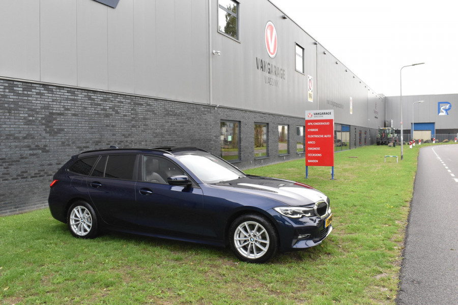 BMW 3 Serie Touring 330e Business Edition Plus Plugin-hybride Pano Leder