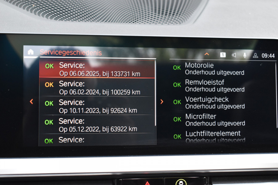 BMW 3 Serie Touring 330e Business Edition Plus Plugin-hybride Pano Leder