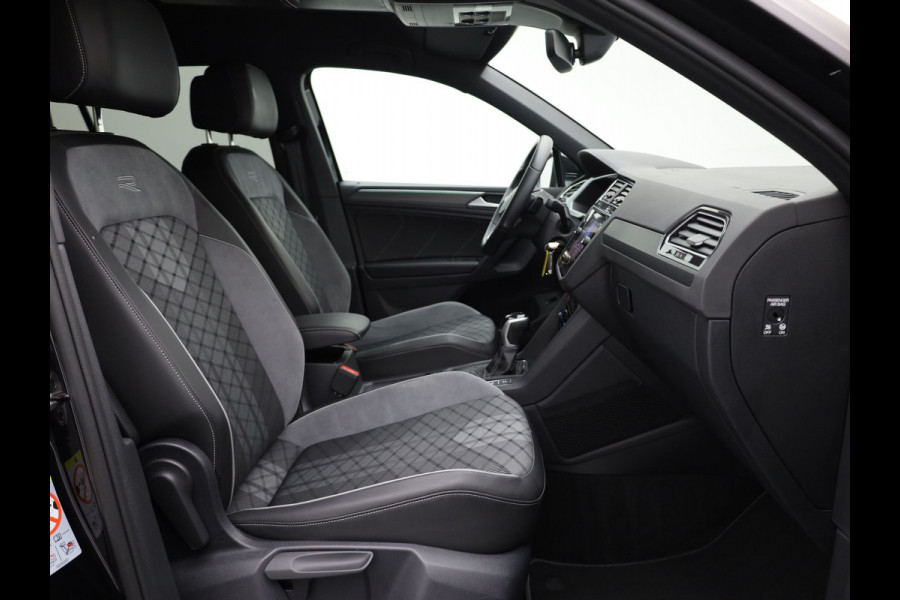 Volkswagen Tiguan 1.5 TSI R-Line Business | Black Style | IQ Light | Side Assist | Elk. A-klep | Camera | Prijs Rijklaar !!