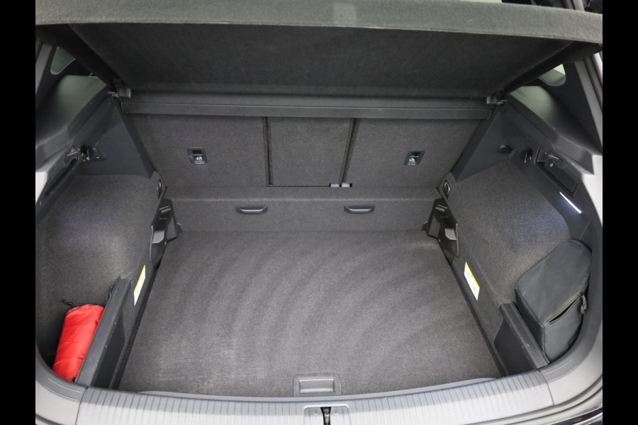 Volkswagen Tiguan 1.5 TSI R-Line Business | Black Style | IQ Light | Side Assist | Elk. A-klep | Camera | Prijs Rijklaar !!