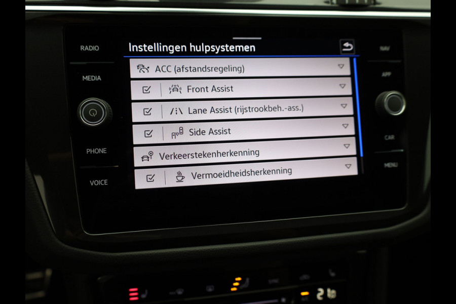 Volkswagen Tiguan 1.5 TSI R-Line Business | Black Style | IQ Light | Side Assist | Elk. A-klep | Camera | Prijs Rijklaar !!