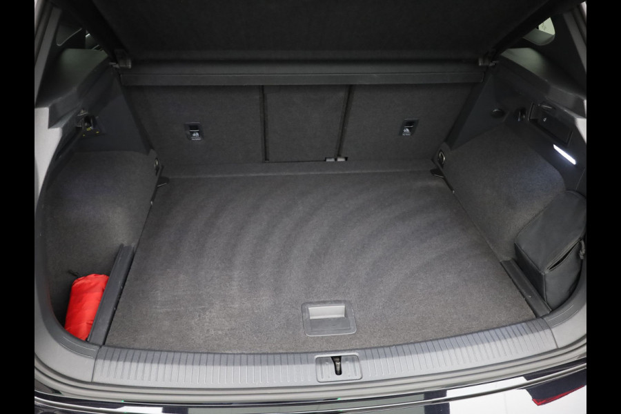 Volkswagen Tiguan 1.5 TSI R-Line Business | Black Style | IQ Light | Side Assist | Elk. A-klep | Camera | Prijs Rijklaar !!