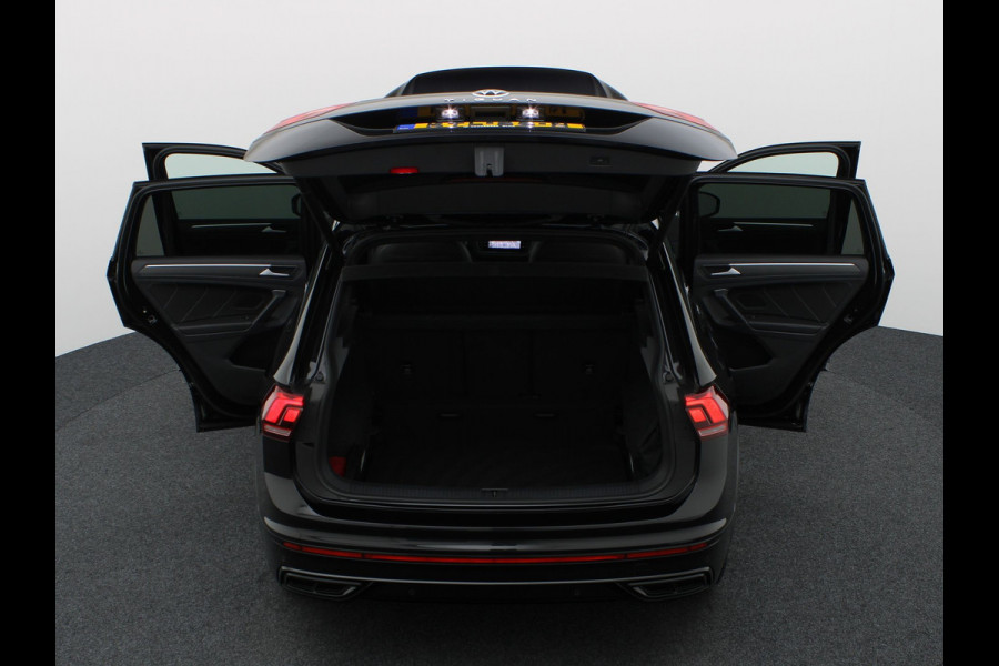 Volkswagen Tiguan 1.5 TSI R-Line Business | Black Style | IQ Light | Side Assist | Elk. A-klep | Camera | Prijs Rijklaar !!