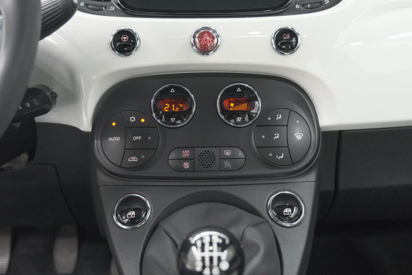 Fiat 500 1.0 Hybrid Dolcevita | Panoramadak | Climate Control | Apple Carplay | Parkeersensoren
