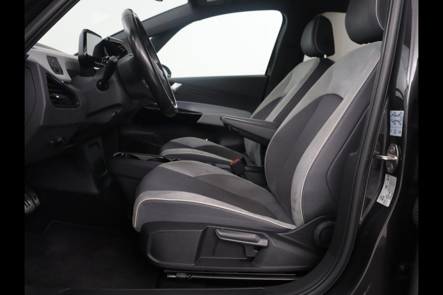 Volkswagen ID.3 First Plus 58 kWh | SOH 88,1% | Adaptive cruise | Stoelverwarming | Climate control | Sfeerverlichting | Carplay | Camera | Park assist