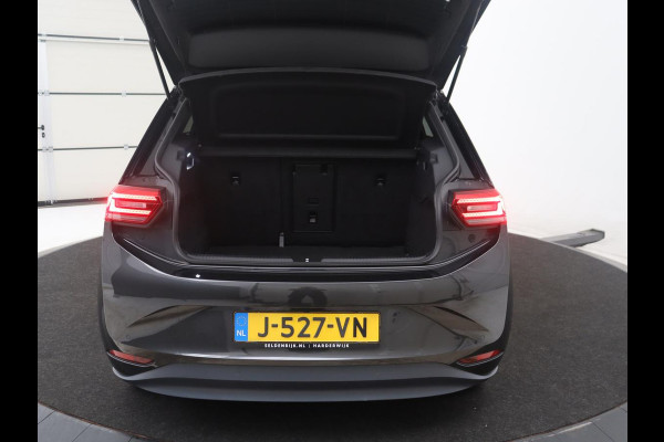 Volkswagen ID.3 First Plus 58 kWh | SOH 88,1% | Adaptive cruise | Stoelverwarming | Climate control | Sfeerverlichting | Carplay | Camera | Park assist