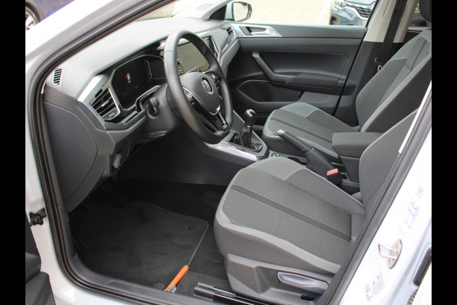 Volkswagen Polo 1.0 TSI Highline | PANORAMISCH SCHUIFDAK | APPLE CARPLAY |
