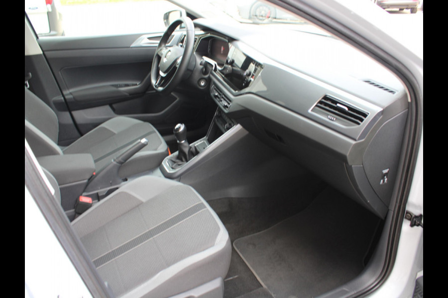 Volkswagen Polo 1.0 TSI Highline | PANORAMISCH SCHUIFDAK | APPLE CARPLAY |