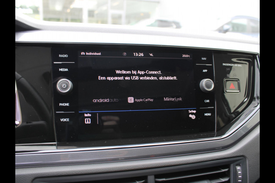 Volkswagen Polo 1.0 TSI Highline | PANORAMISCH SCHUIFDAK | APPLE CARPLAY |