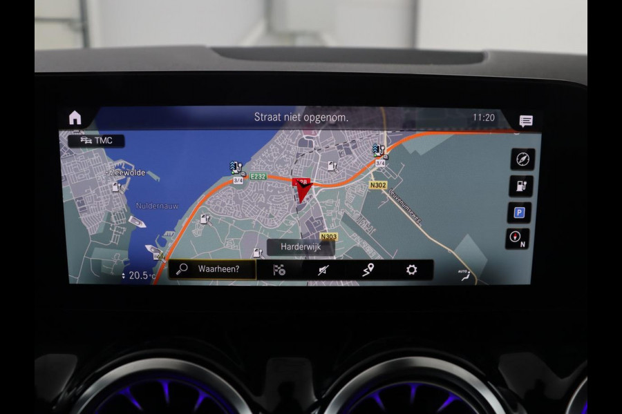 Mercedes-Benz EQA 250 Business Solution Luxury 67 kWh | SOH 94,2% | Half leder | Cruise control | Trekhaak | Stoelverwarming | Sfeerverlichting | Carplay | Camera | Park assist | Elektrische achterklep