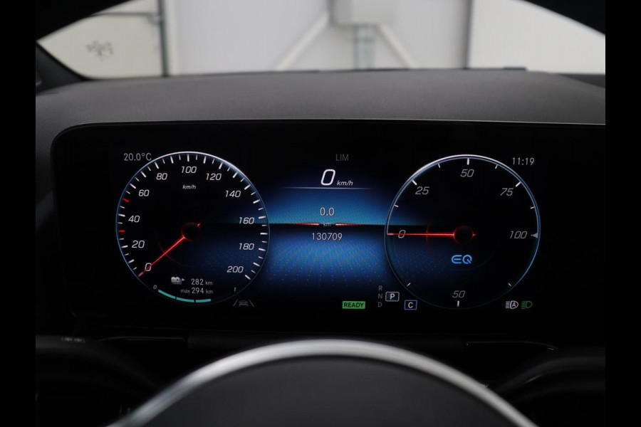Mercedes-Benz EQA 250 Business Solution Luxury 67 kWh | SOH 94,2% | Half leder | Cruise control | Trekhaak | Stoelverwarming | Sfeerverlichting | Carplay | Camera | Park assist | Elektrische achterklep