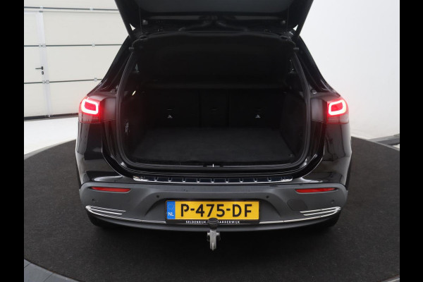 Mercedes-Benz EQA 250 Business Solution Luxury 67 kWh | SOH 94,2% | Half leder | Cruise control | Trekhaak | Stoelverwarming | Sfeerverlichting | Carplay | Camera | Park assist | Elektrische achterklep