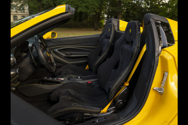 Ferrari F8 Spider 3.9 V8 HELE | Lift | JBL | Carbon interior