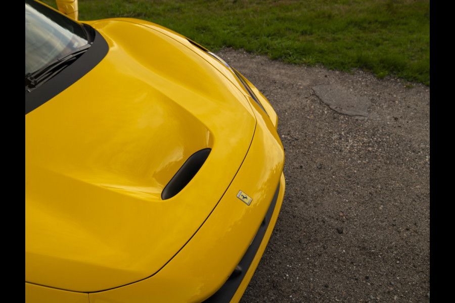 Ferrari F8 Spider 3.9 V8 HELE | Lift | JBL | Carbon interior