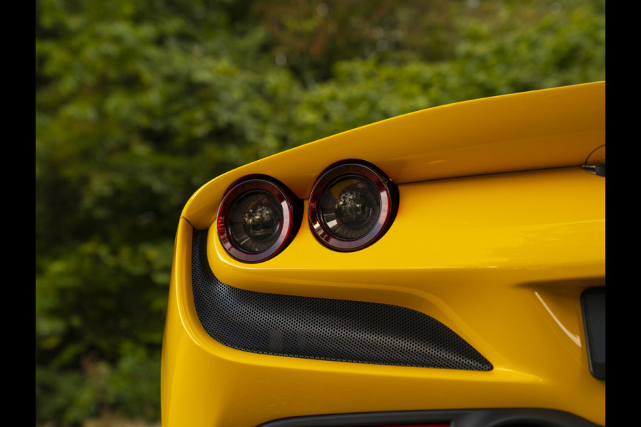 Ferrari F8 Spider 3.9 V8 HELE | Lift | JBL | Carbon interior