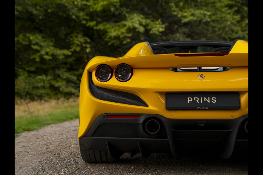 Ferrari F8 Spider 3.9 V8 HELE | Lift | JBL | Carbon interior