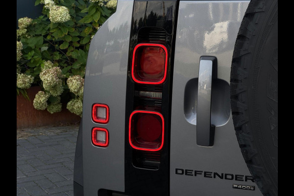 Land Rover Defender 110 2.0 P400e 110 S | Pano | 360 | Leder | Dealer onderhouden