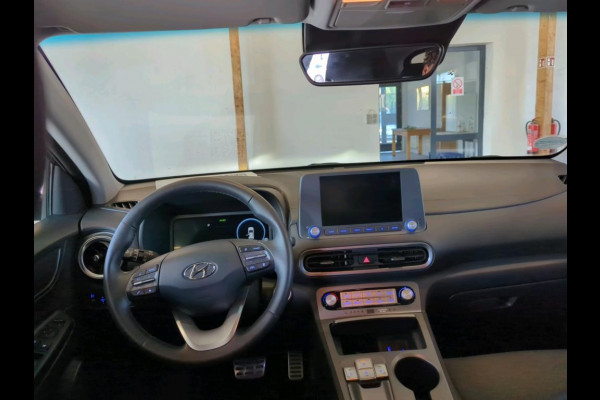 Hyundai Kona EV Fashion 64 kWh | Stoel- en Stuurverwarming | Apple Carplay/Android Auto | Achteruitcamera