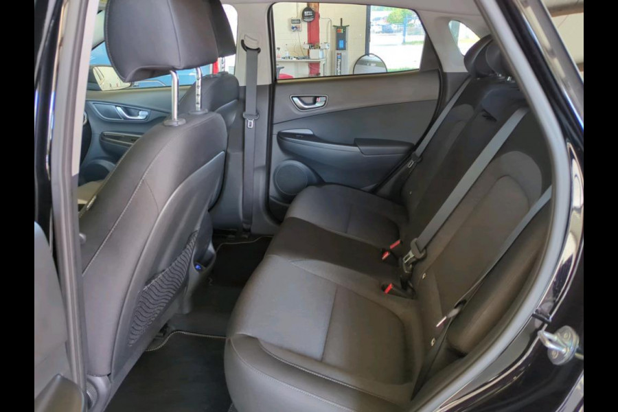 Hyundai Kona EV Fashion 64 kWh | Stoel- en Stuurverwarming | Apple Carplay/Android Auto | Achteruitcamera