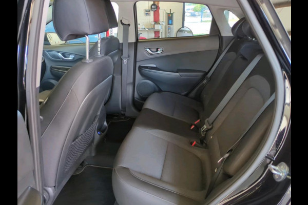 Hyundai Kona EV Fashion 64 kWh | Stoel- en Stuurverwarming | Apple Carplay/Android Auto | Achteruitcamera