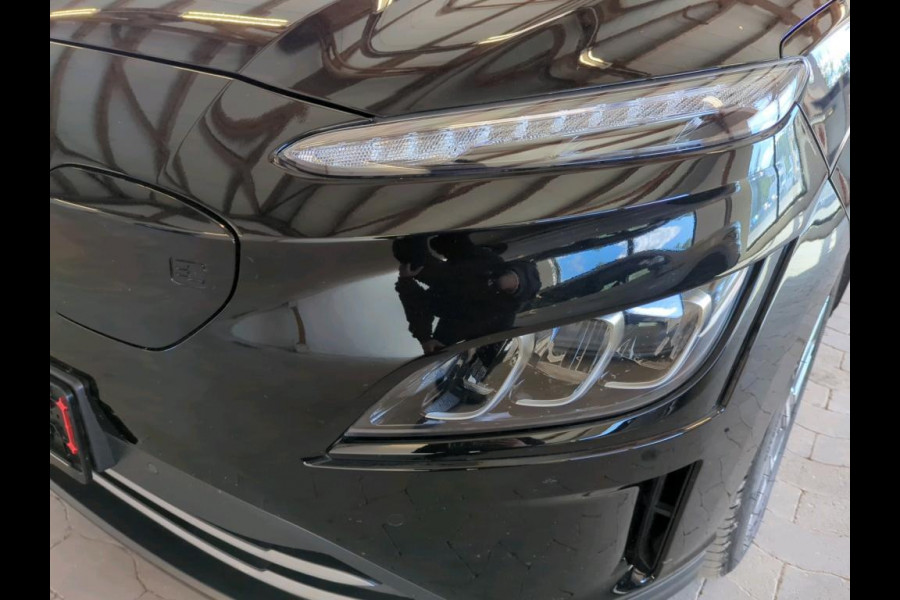 Hyundai Kona EV Fashion 64 kWh | Stoel- en Stuurverwarming | Apple Carplay/Android Auto | Achteruitcamera