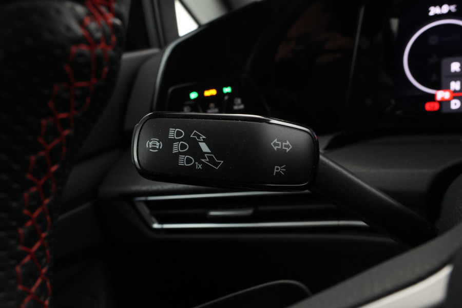 Volkswagen Golf 2.0 TSI GTI Panorama, Digitaldash, Trekhaak