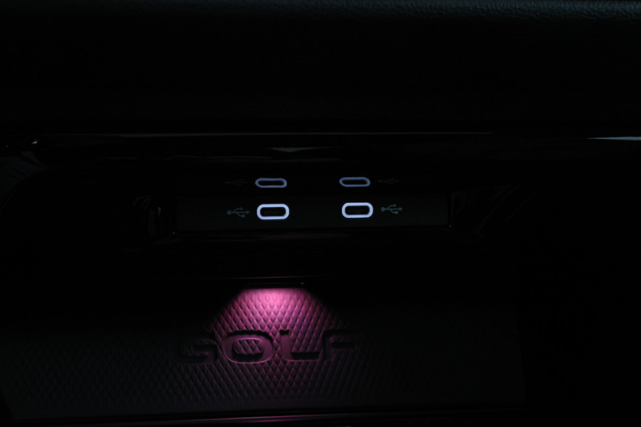 Volkswagen Golf 2.0 TSI GTI Panorama, Digitaldash, Trekhaak
