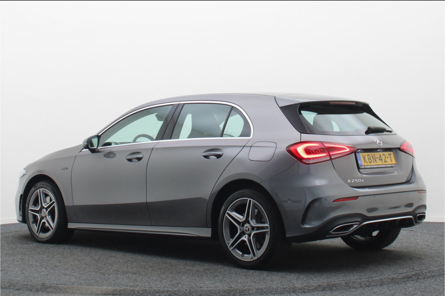 Mercedes-Benz A-Klasse 250 e Business Solution AMG Limited Widescreen, Camera, Cruise, Sfeerverlichting, LED, Apple CarPlay, 18"