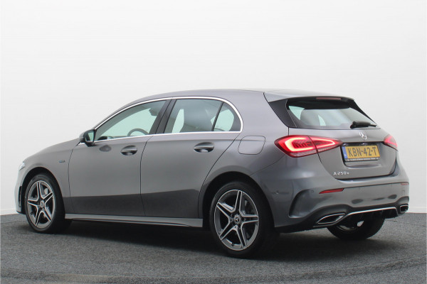 Mercedes-Benz A-Klasse 250 e Business Solution AMG Limited Widescreen, Camera, Cruise, Sfeerverlichting, LED, Apple CarPlay, 18"