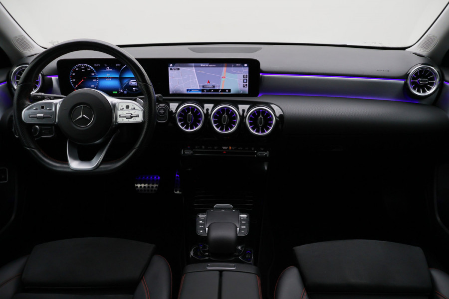 Mercedes-Benz A-Klasse 250 e Business Solution AMG Limited Widescreen, Camera, Cruise, Sfeerverlichting, LED, Apple CarPlay, 18"