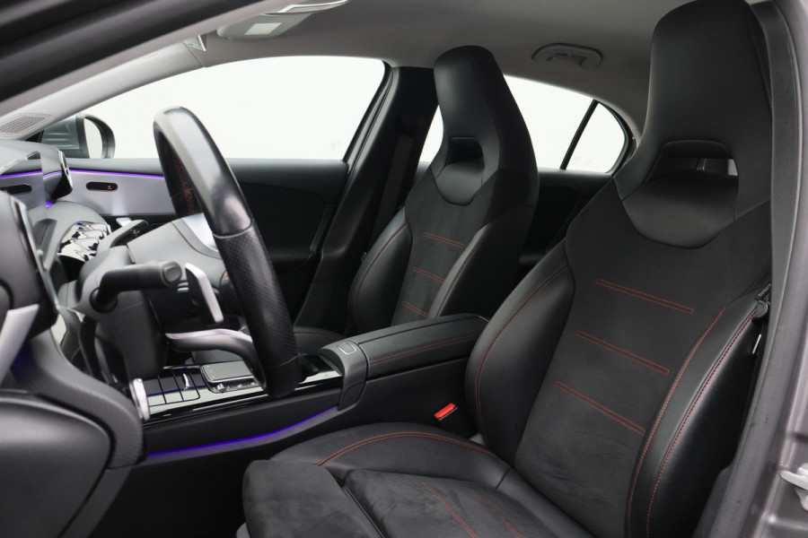 Mercedes-Benz A-Klasse 250 e Business Solution AMG Limited Widescreen, Camera, Cruise, Sfeerverlichting, LED, Apple CarPlay, 18"