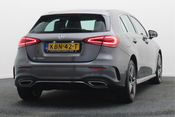 Mercedes-Benz A-Klasse 250 e Business Solution AMG Limited Widescreen, Camera, Cruise, Sfeerverlichting, LED, Apple CarPlay, 18"