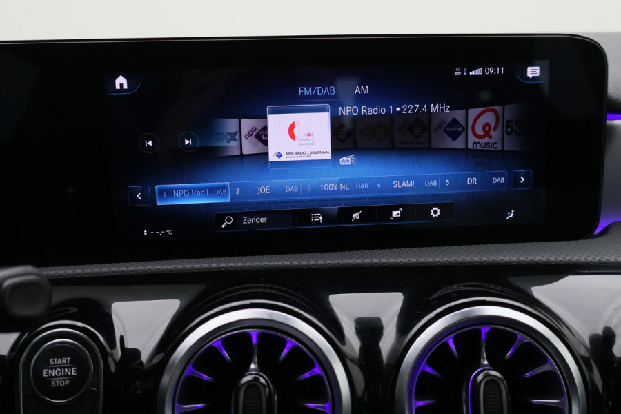 Mercedes-Benz A-Klasse 250 e Business Solution AMG Limited Widescreen, Camera, Cruise, Sfeerverlichting, LED, Apple CarPlay, 18"