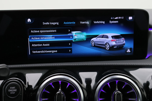 Mercedes-Benz A-Klasse 250 e Business Solution AMG Limited Widescreen, Camera, Cruise, Sfeerverlichting, LED, Apple CarPlay, 18"