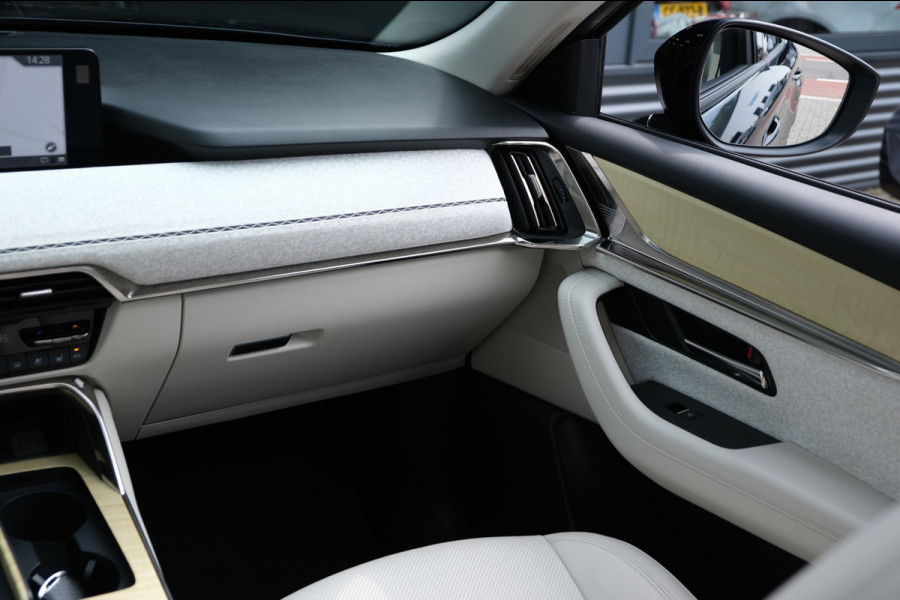 Mazda CX-60 2.5 e-SkyActiv PHEV Takumi *PANORAMADAK* Wegklapbare Trekhaak/Navi/Camera/20" LMV
